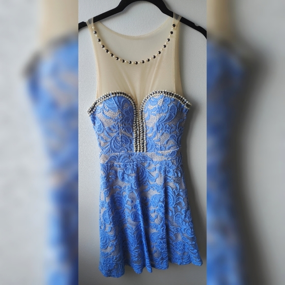 Dress - Picture 1 of 3